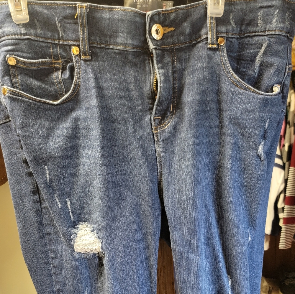 Ladies Torrid Bombshell skinny jeans